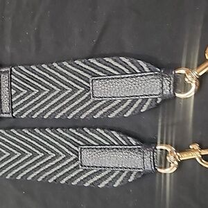 Marc Jacobs crossbody strap